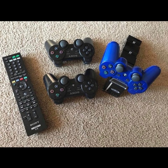 PS3 /5 GAMES/REMOTE/CHARGING DOCK/CONTROLLERS - Picture 6 of 8